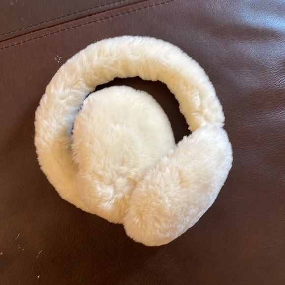 Kids Winter Scarf & Ear-Muffs - Picture 2 of 3